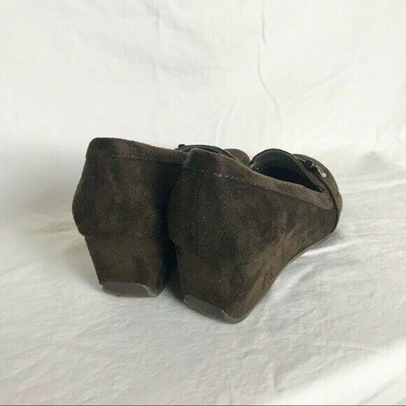 Marc Fisher Women's 7M Brown Faux Suede Leather Low Wedge Heel Shoes With Buckle - Picture 2 of 11